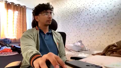 Snapshot of maskboyz2003 chatting on 12-14-25, 03:23 maskboyz2003 online show from 12-14-25, 03:23