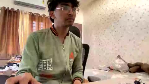 Snapshot of maskboyz2003 chatting on 12-15-25, 05:44 maskboyz2003 online show from 12-15-25, 05:44