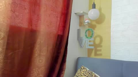 Snapshot of maskedgirl01 chatting on 09-09-25, 07:13 Scarlet online show from 09-09-25, 07:13