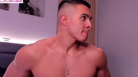 Snapshot of mason_bennet chatting on 11-05-25, 11:16 Mason Bennet online show from 11-05-25, 11:16