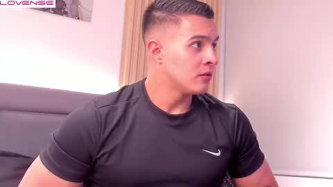 Snapshot of mason_bennet chatting on 12-17-25, 11:22 Mason Bennet online show from 12-17-25, 11:22