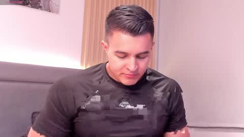 Snapshot of mason_bennet chatting on 05-13-26, 12:19 Mason Bennet online show from 05-13-26, 12:19