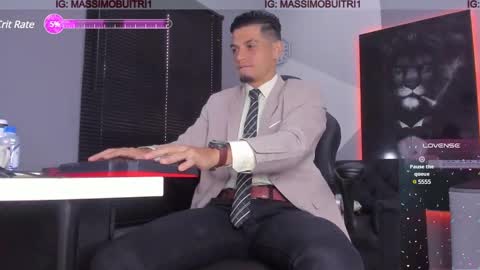 Snapshot of massimo_g chatting on 12-10-24, 01:33 I am Massimo online show from 12-10-24, 01:33