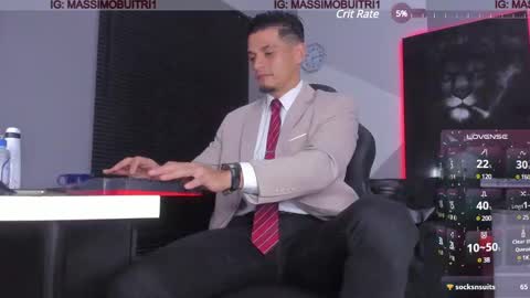 Snapshot of massimo_g chatting on 12-28-24, 12:04 I am Massimo online show from 12-28-24, 12:04