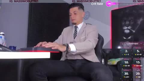 Snapshot of massimo_g chatting on 01-17-25, 12:53 I am Massimo online show from 01-17-25, 12:53