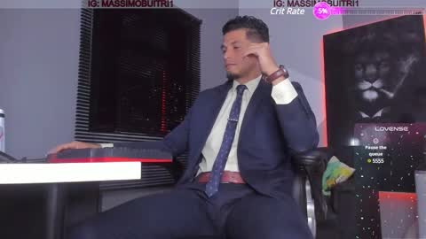 Snapshot of massimo_g chatting on 01-25-25, 11:43 I am Massimo online show from 01-25-25, 11:43