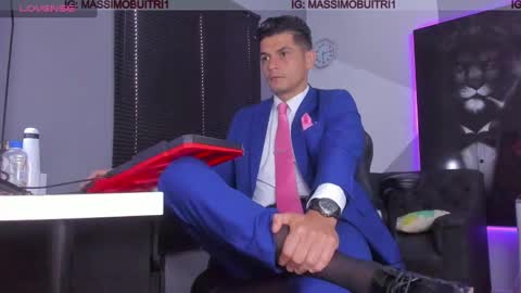 Snapshot of massimo_g chatting on 02-05-25, 05:31 I am Massimo online show from 02-05-25, 05:31