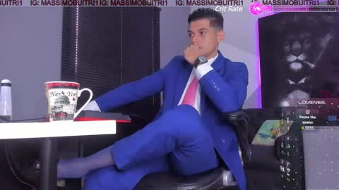 Snapshot of massimo_g chatting on 03-07-25, 02:23 I am Massimo online show from 03-07-25, 02:23