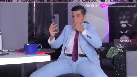 Snapshot of massimo_g chatting on 09-28-25, 01:38 I am Massimo online show from 09-28-25, 01:38