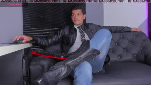 I am Massimo online show from 04-22-26, 01:41