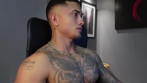 Snapshot of massimo_rizzo_ chatting on 12-14-25, 03:01 Massimo online show from 12-14-25, 03:01