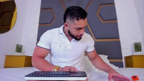 Snapshot of massimofiore_ chatting on 09-29-25, 03:11 Massimo online show from 09-29-25, 03:11