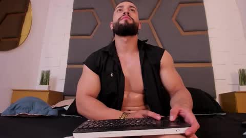 Snapshot of massimofiore_ chatting on 11-11-25, 03:39 Massimo online show from 11-11-25, 03:39