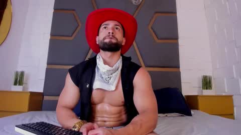 Snapshot of massimofiore_ chatting on 11-18-25, 03:12 Massimo online show from 11-18-25, 03:12