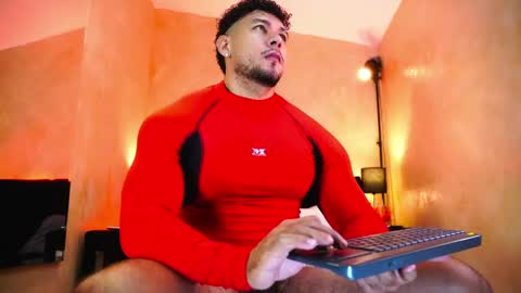 Snapshot of massimowalton2 chatting on 05-25-26, 03:23 massimowalton2 online show from 05-25-26, 03:23