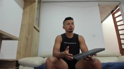 Snapshot of master4pigbitchslv chatting on 01-11-25, 12:50 Domi online show from 01-11-25, 12:50