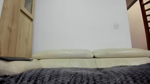 Snapshot of master4pigbitchslv chatting on 11-19-25, 11:21 Domi online show from 11-19-25, 11:21