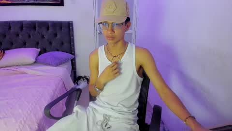 Snapshot of master_boy28 chatting on 02-17-25, 06:53 master_boy28 online show from 02-17-25, 06:53