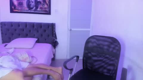 Snapshot of master_boy28 chatting on 02-26-25, 10:09 master_boy28 online show from 02-26-25, 10:09