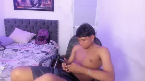 Snapshot of master_boy28 chatting on 03-04-25, 04:27 master_boy28 online show from 03-04-25, 04:27