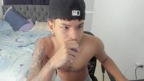 Snapshot of master_boy28 chatting on 10-11-25, 03:54 master_boy28 online show from 10-11-25, 03:54