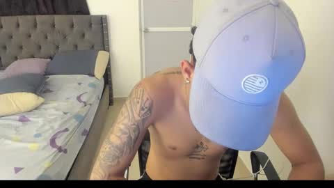 Snapshot of master_boy28 chatting on 10-14-25, 02:45 master_boy28 online show from 10-14-25, 02:45