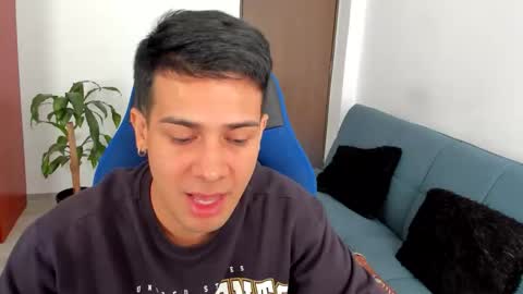 Snapshot of master_boy_1 chatting on 11-17-25, 12:11 master_boy_1 online show from 11-17-25, 12:11