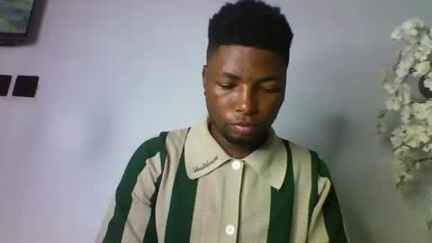 Snapshot of master_kael chatting on 12-15-25, 07:18 Master Kael online show from 12-15-25, 07:18