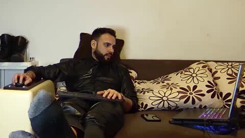 Snapshot of master_roberto333 chatting on 02-04-25, 12:51 SIR online show from 02-04-25, 12:51