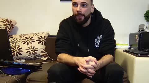 Snapshot of master_roberto333 chatting on 02-11-25, 07:48 SIR online show from 02-11-25, 07:48