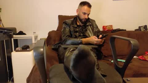 Snapshot of master_roberto333 chatting on 10-08-25, 09:34 SIR online show from 10-08-25, 09:34