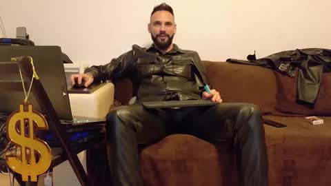 Snapshot of master_roberto333 chatting on 11-30-25, 05:39 SIR online show from 11-30-25, 05:39