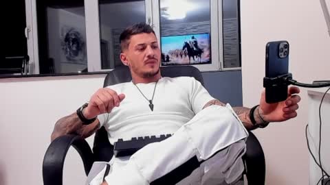 masterchris12 online show from 12-11-24, 08:28