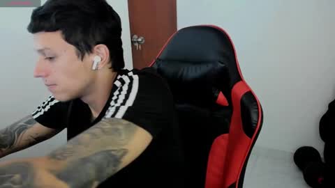 Snapshot of masterdave7 chatting on 09-11-25, 01:11 Dave online show from 09-11-25, 01:11