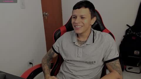 Snapshot of masterdave7 chatting on 11-06-25, 11:22 Dave online show from 11-06-25, 11:22