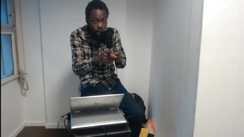 Snapshot of masterdomfuck chatting on 02-03-25, 10:43 Masterdomfuck online show from 02-03-25, 10:43