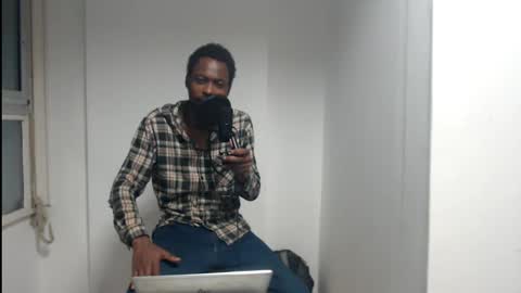 Snapshot of masterdomfuck chatting on 02-04-25, 01:45 Masterdomfuck online show from 02-04-25, 01:45