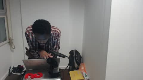 Snapshot of masterdomfuck chatting on 02-06-25, 12:33 Masterdomfuck online show from 02-06-25, 12:33