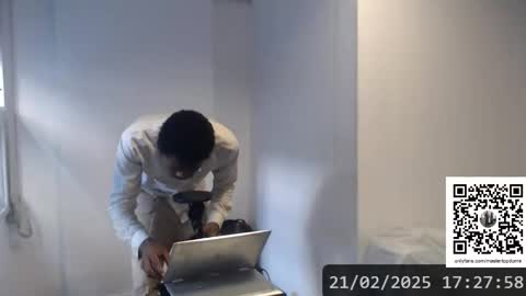 Snapshot of masterdomfuck chatting on 02-21-25, 08:27 Masterdomfuck online show from 02-21-25, 08:27