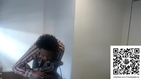 Snapshot of masterdomfuck chatting on 10-18-25, 06:19 Masterdomfuck online show from 10-18-25, 06:19