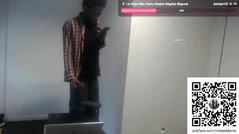 Snapshot of masterdomfuck chatting on 10-24-25, 01:51 Masterdomfuck online show from 10-24-25, 01:51