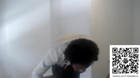 Snapshot of masterdomfuck chatting on 11-06-25, 03:24 Masterdomfuck online show from 11-06-25, 03:24