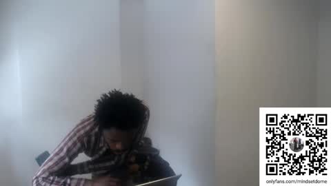 Snapshot of masterdomfuck chatting on 11-11-25, 03:12 Masterdomfuck online show from 11-11-25, 03:12