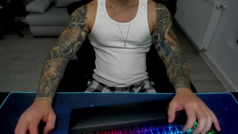 Snapshot of masterkingmuscle chatting on 02-11-25, 08:10 masterkingmuscle online show from 02-11-25, 08:10