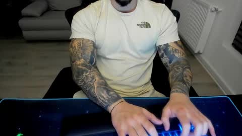 Snapshot of masterkingmuscle chatting on 03-04-25, 08:16 masterkingmuscle online show from 03-04-25, 08:16