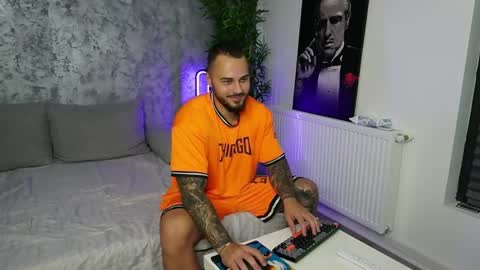 Snapshot of masterkingmuscle chatting on 09-17-25, 08:21 masterkingmuscle online show from 09-17-25, 08:21