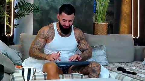 masterkingofmuscle online show from 11-13-25, 09:08