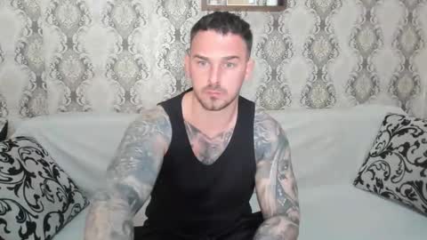 Snapshot of mastermusclejon chatting on 04-08-26, 08:42 Jon online show from 04-08-26, 08:42