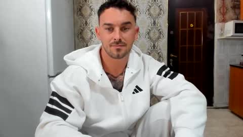 Snapshot of mastermusclejon chatting on 05-13-26, 08:27 Jon online show from 05-13-26, 08:27