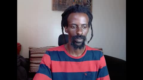 Snapshot of masterr_bate chatting on 12-23-25, 08:45 Marl online show from 12-23-25, 08:45